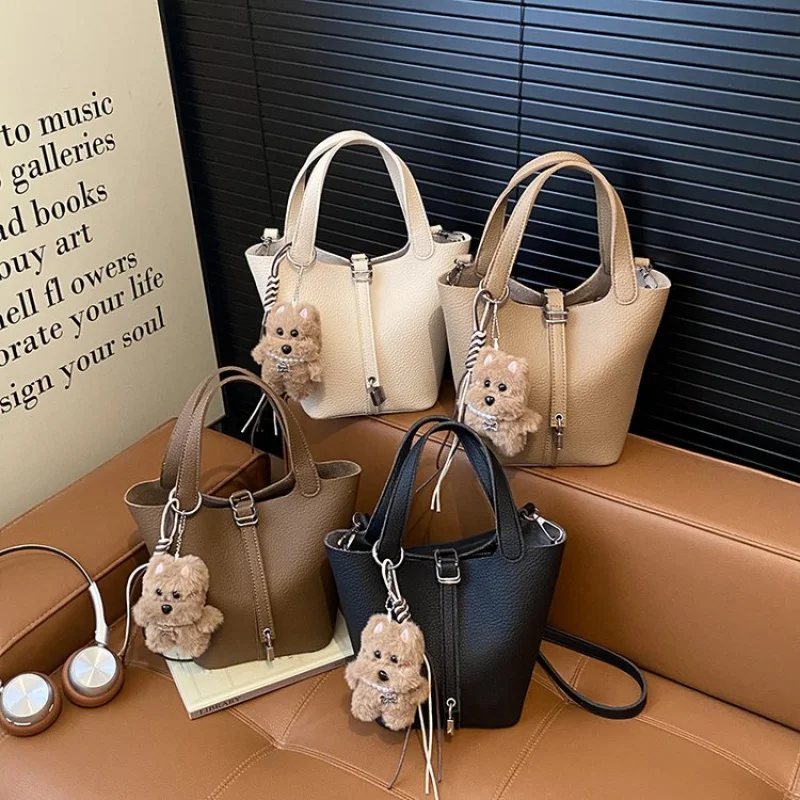 

High-End Women's Vintage Leather Crossbody Bag Paris Fashionable Elegant Ladies Casual Simple Messenger Bag