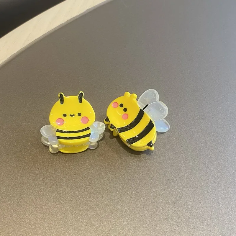 Cute Bee Hair Clip Claw For Girls Small Cartoon Animal Claw Clip Women Snail Hairpin pink hair barrettes hair accessories view 4