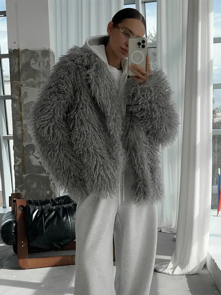 Luxury Fluffy Faux Fur Jacket Women 2025 Autumn Winter Lapel Long Sleeve Loose Thick Warm Jackets Fashion Street Office Outwear