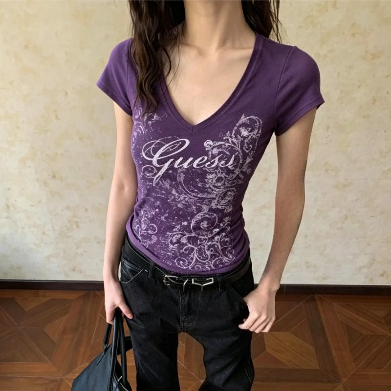 Lila T-Shirts mit Blumendruck für Damen, V-Ausschnitt, Kurzarm, Slim Fit, Y2K Punk Gothic, Alltags-Streetwear, Bodycon, Casual T-Shirts