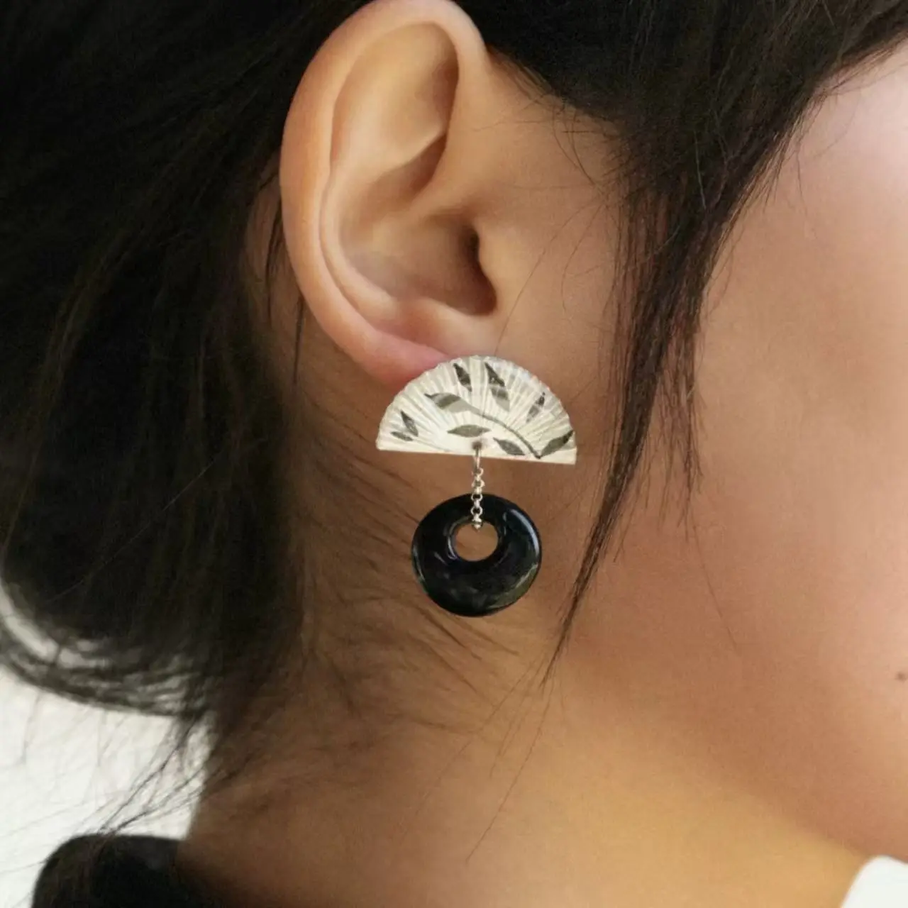

Vintage Ming Qing Dynasty Black Agate Fan Earrings 925 Silver Two-tones Geometric Ear Dangling Drop Hoops Waterproof Jewellery