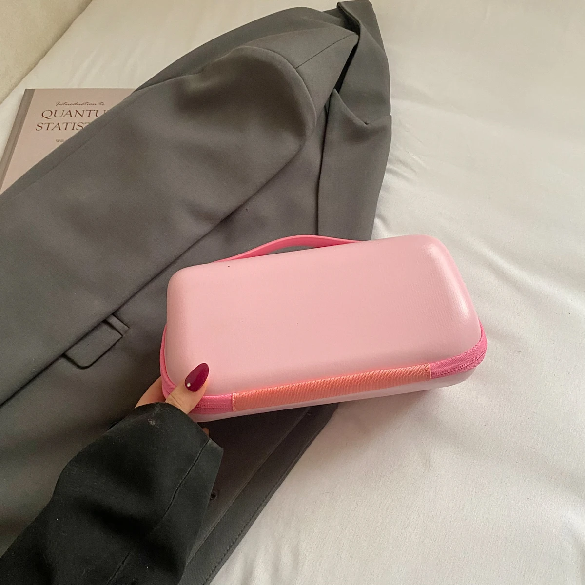 Cosmetic Bag, Box-Type Portable Skin Care Product Storage Bag, Waterproof Makeup Brush, Three-Dimensional Hard Shell, Business Travel Makeup Case