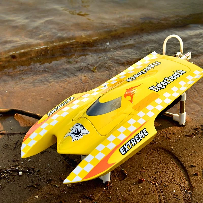 

RC Ship E22 Huya Brushless High-speed Catamaran Model Ship Water-cooled Metal Propeller Speedboat with Water Blade