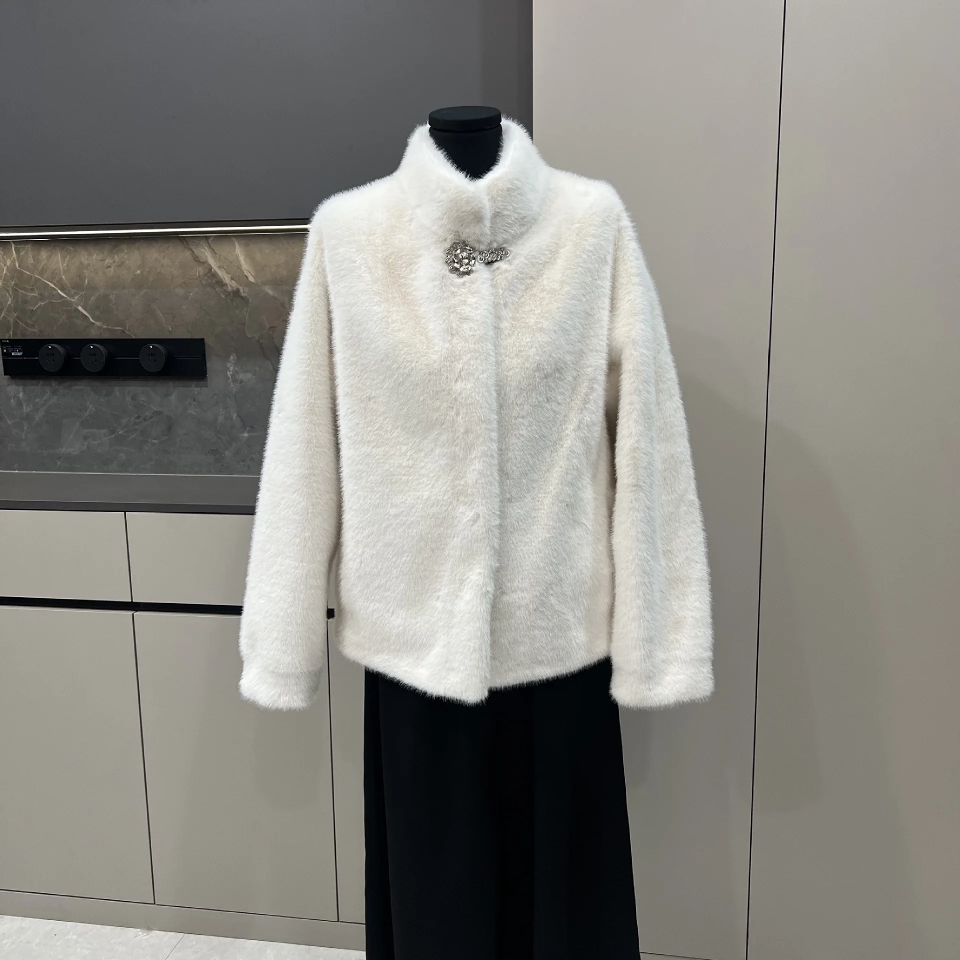 인조 밍크 퍼 코트 여성 재킷 숏 오버코트 긴 소매 스탠드 칼라 오픈 스티치 두꺼운 루즈핏 캐주얼 가을 겨울 2025