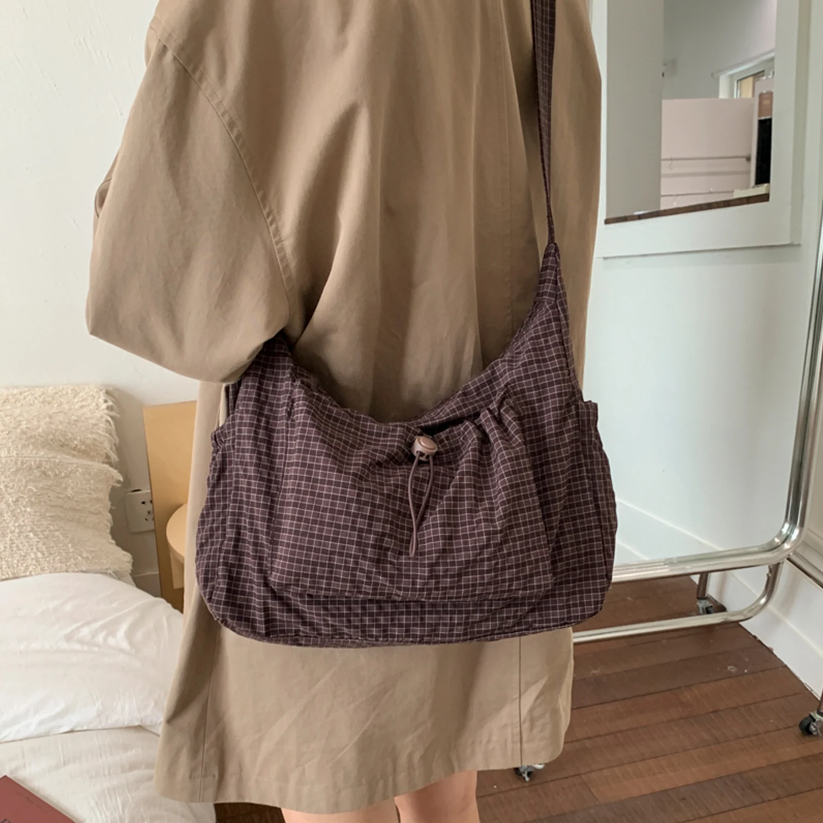 

Women Checkered Sling Bag Nylon Pleated Cloud Shoulder Bag Large Capacity Stylish Plaid Tote Bag Shopping Date Handbag