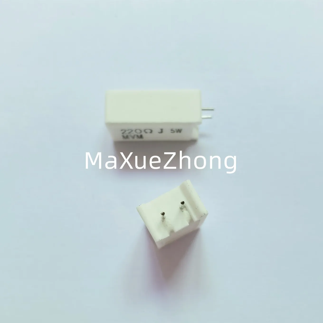 Original New 100% 5W220RJ MVM5JB220R 5W 220R 5% cement wire wound vertical frequency division ceramic resistor (Inductor)