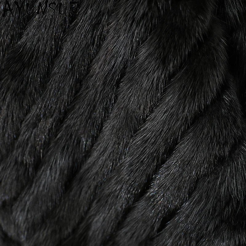 معاطف فرو المنك من AYUNSUE للنساء 2025 معطف فرو أسود معطف نسائي شتوي ملابس أنيقة للسيدات جودة عالية Pelzmantel Damen