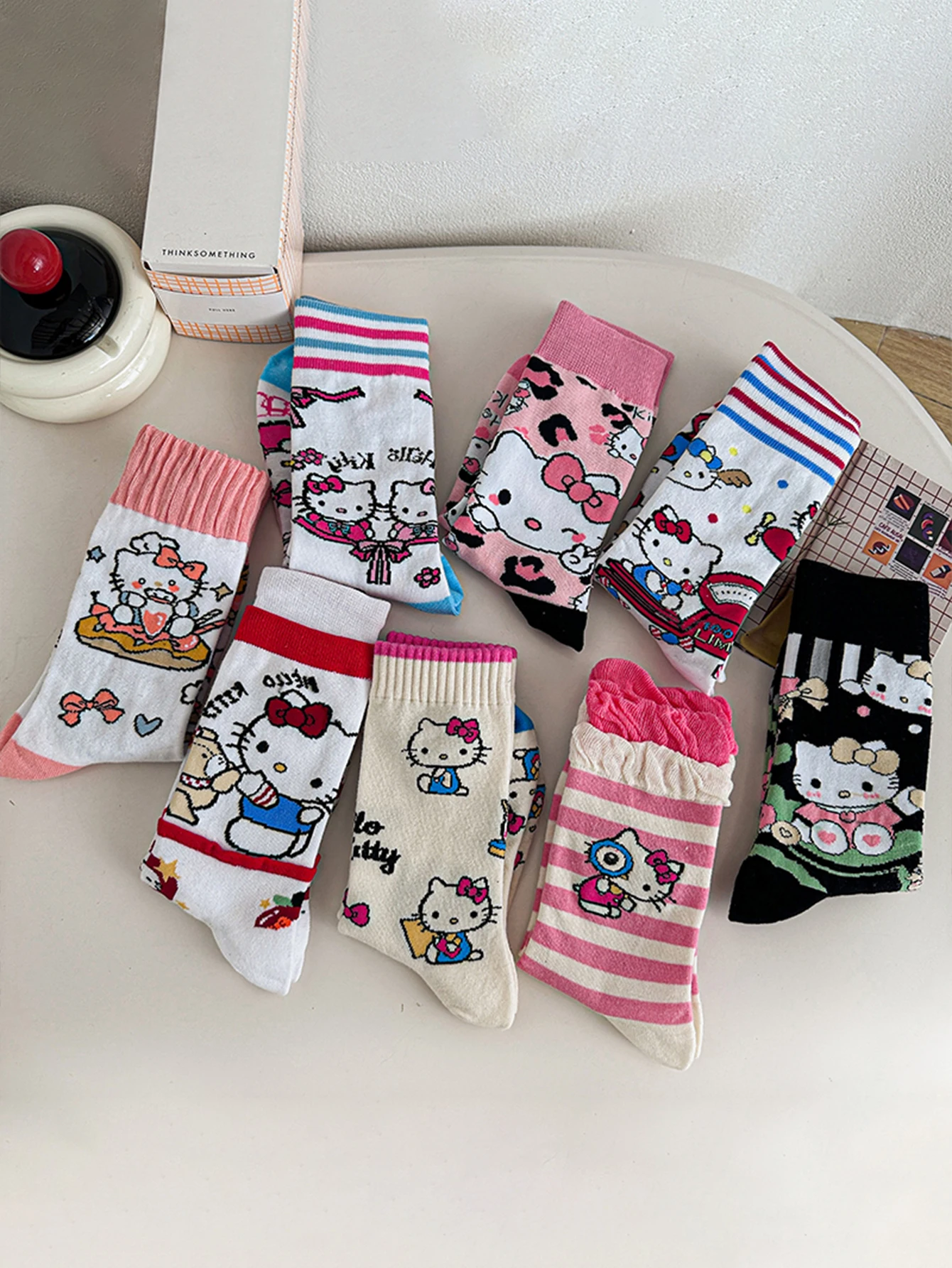 5/10/15 paia di miniso casuali Nuovo modello sanrio Cartoon hello Kitty Calzini a metà polpaccio da donna comodi e traspiranti