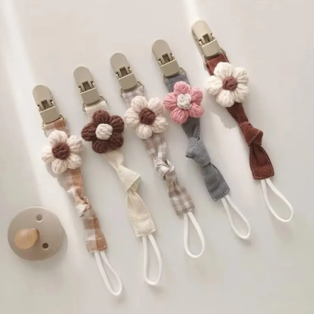 

Эстетичный милый держатель для соски-пустышки в виде цветка, клетчатая цепочка-держатель для соски-пустышки с защитой от падения, пластиковые цветные вышитые клипсы для сосок-пустышек для новорожденных