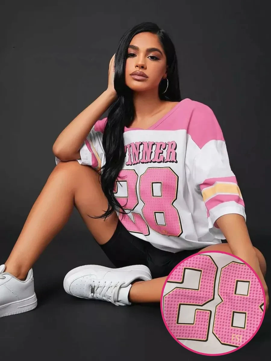 Winner No.28 Bedrucktes Damen-Trikot-T-Shirt mit V-Ausschnitt, übergroß, locker, kurzärmelig, Sportbekleidung, Sommermode, erstes Damen-Top