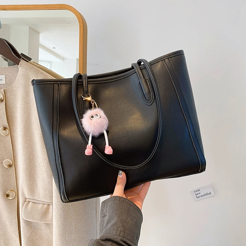 

Корейская модная женская сумка для пригородных поездок, новинка 2025 года, модная универсальная сумка через плечо, высококачественная мягкая сумка-тоут из искусственной кожи