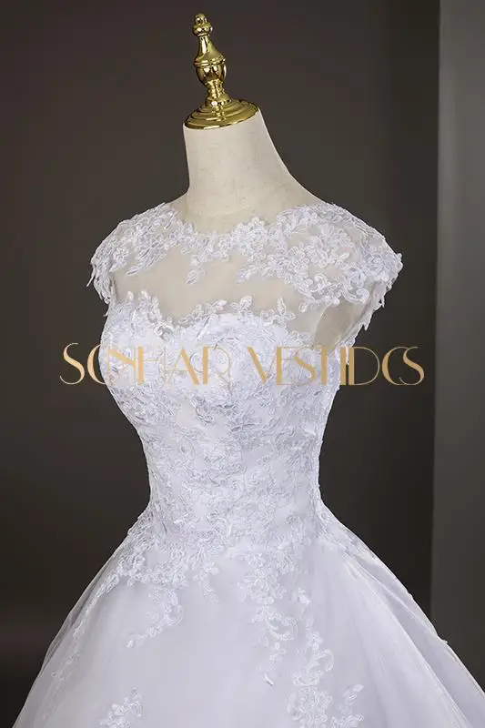 ชุดแต่งงานราคาถูก ชุดแต่งงานคลาสสิกพร้อมชายกระโปรง ชุดเจ้าสาวสั่งตัด รุ่นใหม่ปี 2025