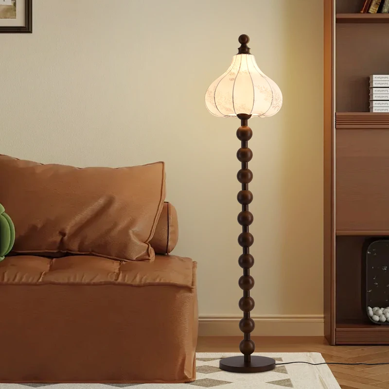 مصباح أرضي Wabi-Sabi الفرنسي لعام 2026 - إضاءة زن لمنتصف القرن لأجواء غرفة المعيشة/غرفة النوم الفاخرة #1