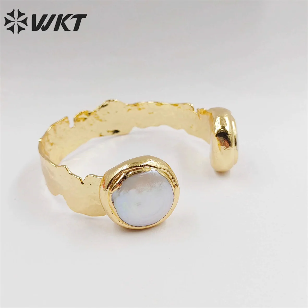 WT-B434 New Special Natural Pearl Bangle Elegant Metal Electroplated Adjustable style Jewelry for Women Fashion jewelry