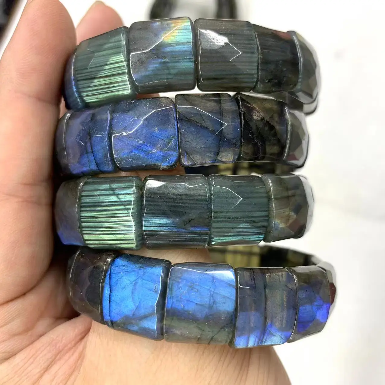 Rainbow labradorite Kő- gyöngyök Karcsat Természetes Drágakő Karperec Bírság ékszer számára Nők számára férfiak számára Adomány Nagybani