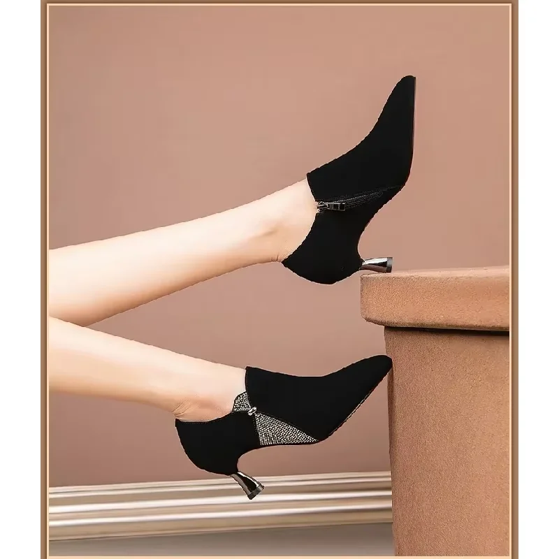 ​ ​ وصل حديثًا حذاء نسائي بكعب عالٍ لعام 2025 - حذاء بكعب عالي من حجر الراين اللامع، مقدمة مدببة من الجلد اللامع، خفيف الوزن ومريح ​