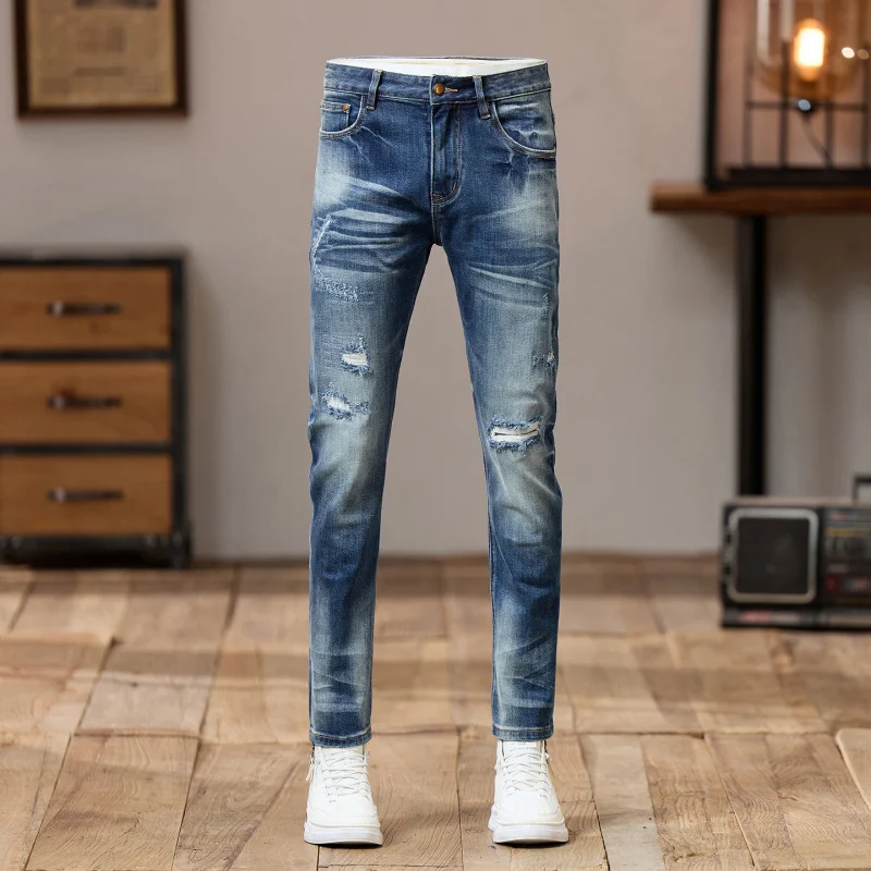 جينز أزرق كلاسيكي للخريف بتصميم فتحة للرجال، ملابس رجالية 2025 نمط جديد للشارع بنطال ساق صغير رائع ونحيف