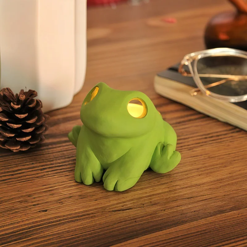 

Creative Resin Frog with Big Eyes Candle Holder, Desktop Ornament for Bedroom, Cute Home Decor
