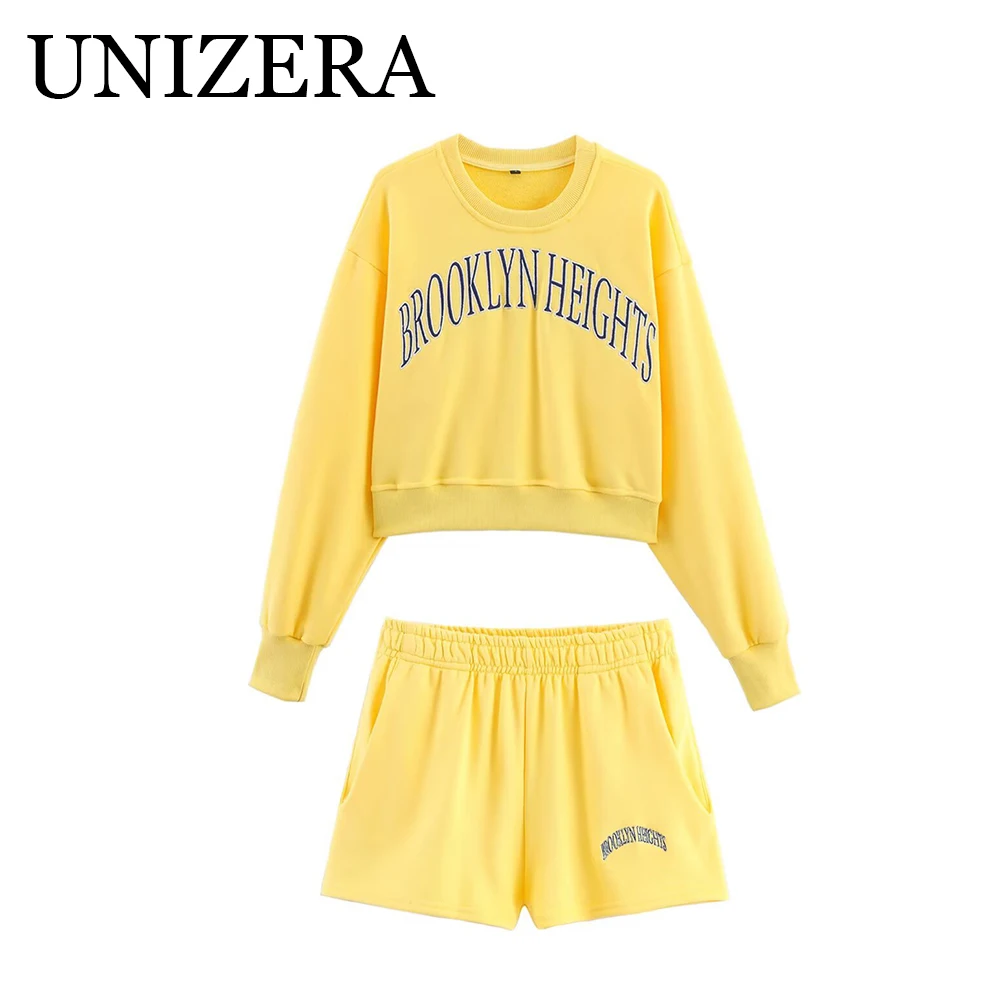 

Autumn new versatile and fashionable women's embroidered hoodie with printed embroidery velvet shorts