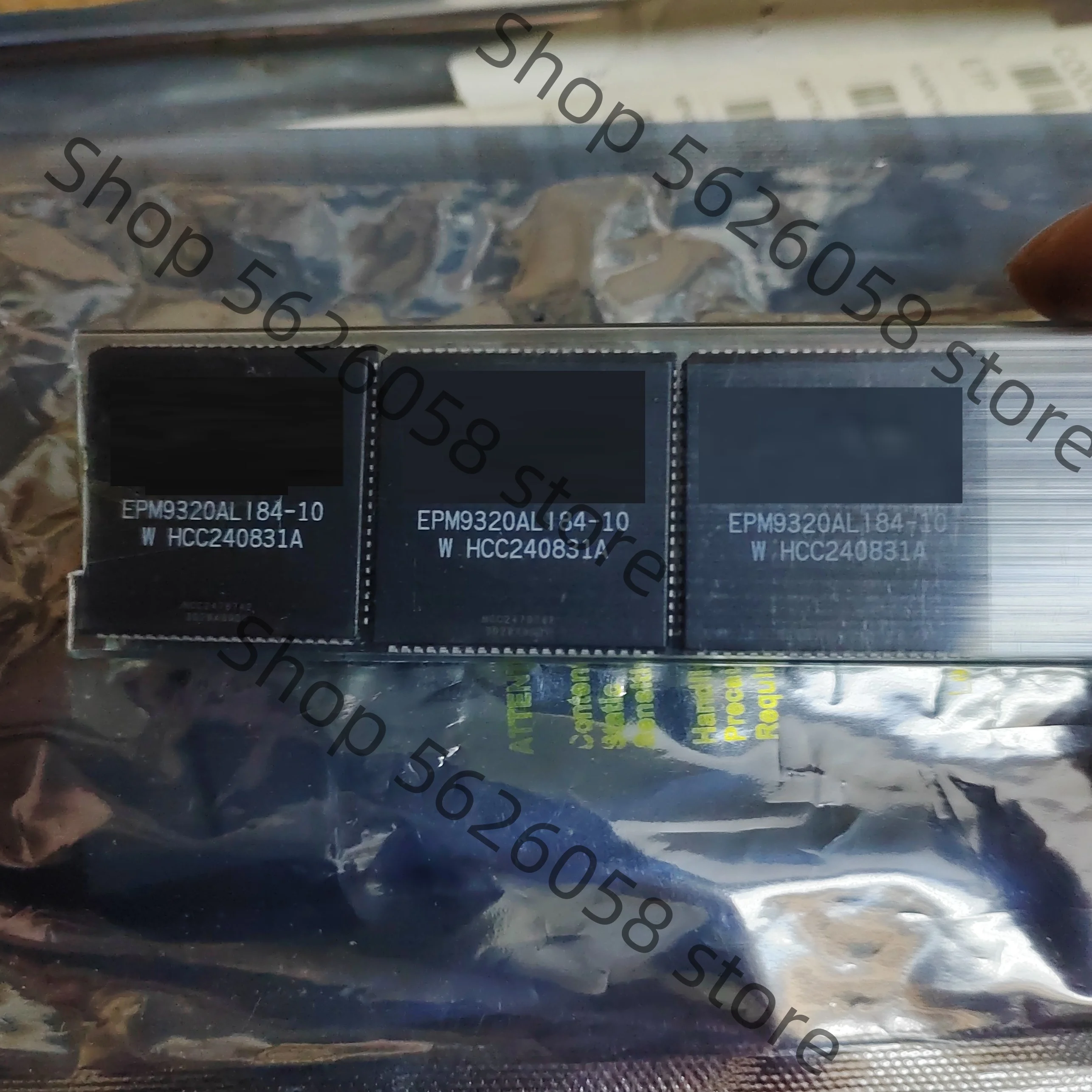 

EPM9320ALI84-10 PLCC 1PCS/LOT EPM9320ALI84 Original spot