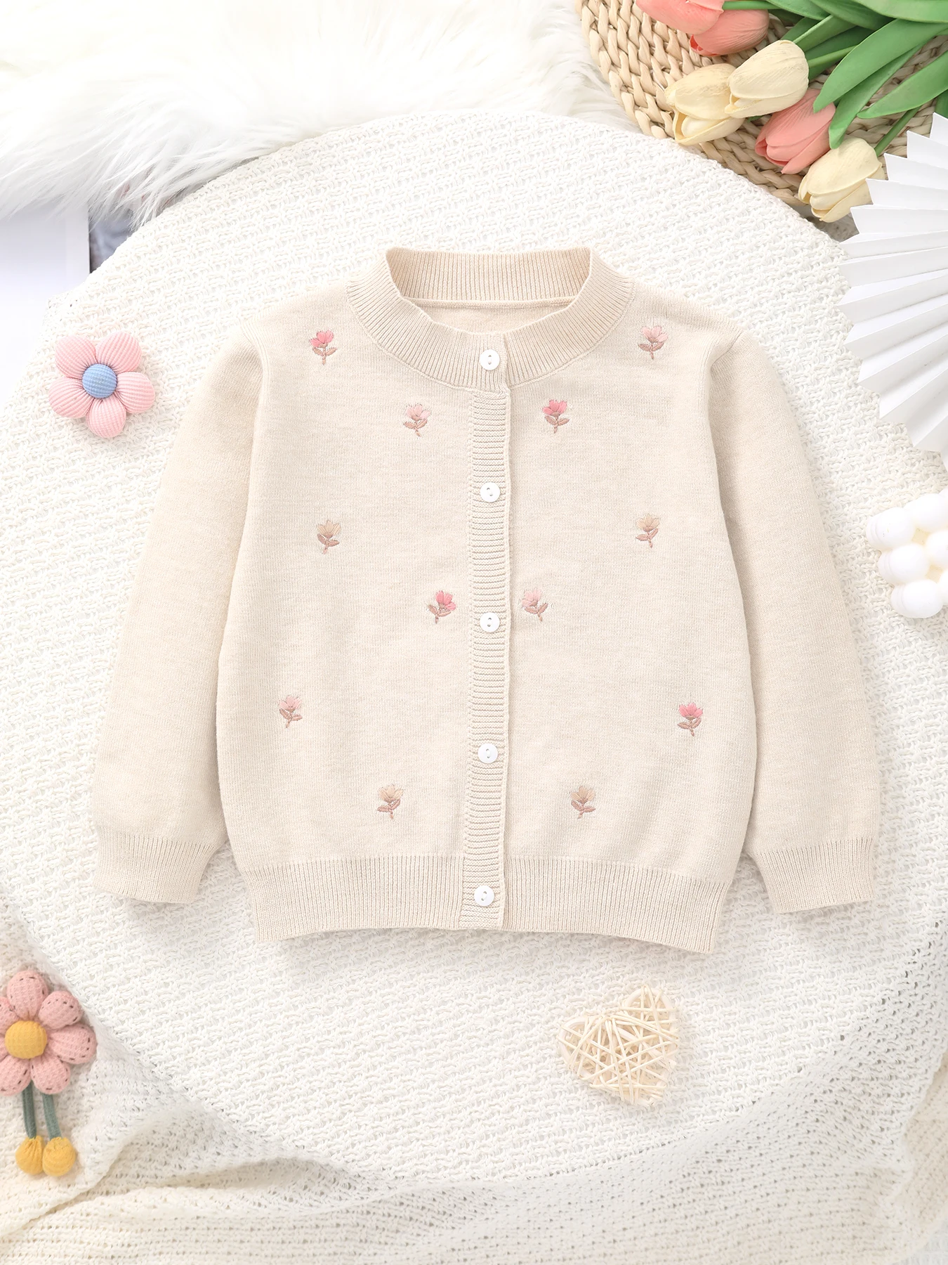 

Baby Girl Knitted Round Neck Flower Pattern Embroidered Cardigan