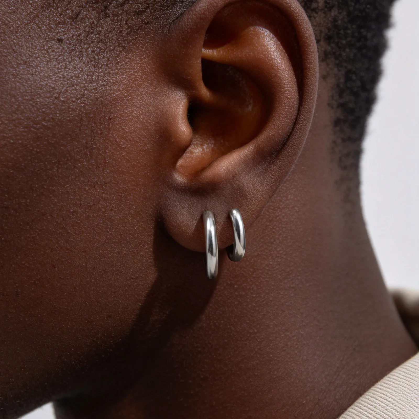 2/4pcs Classic Huggies Hoop Earring for Men,Anti Allergy Stainelss Steel Circle Cartilage Ear Buckle,Simple Punk Ear Jewelry
