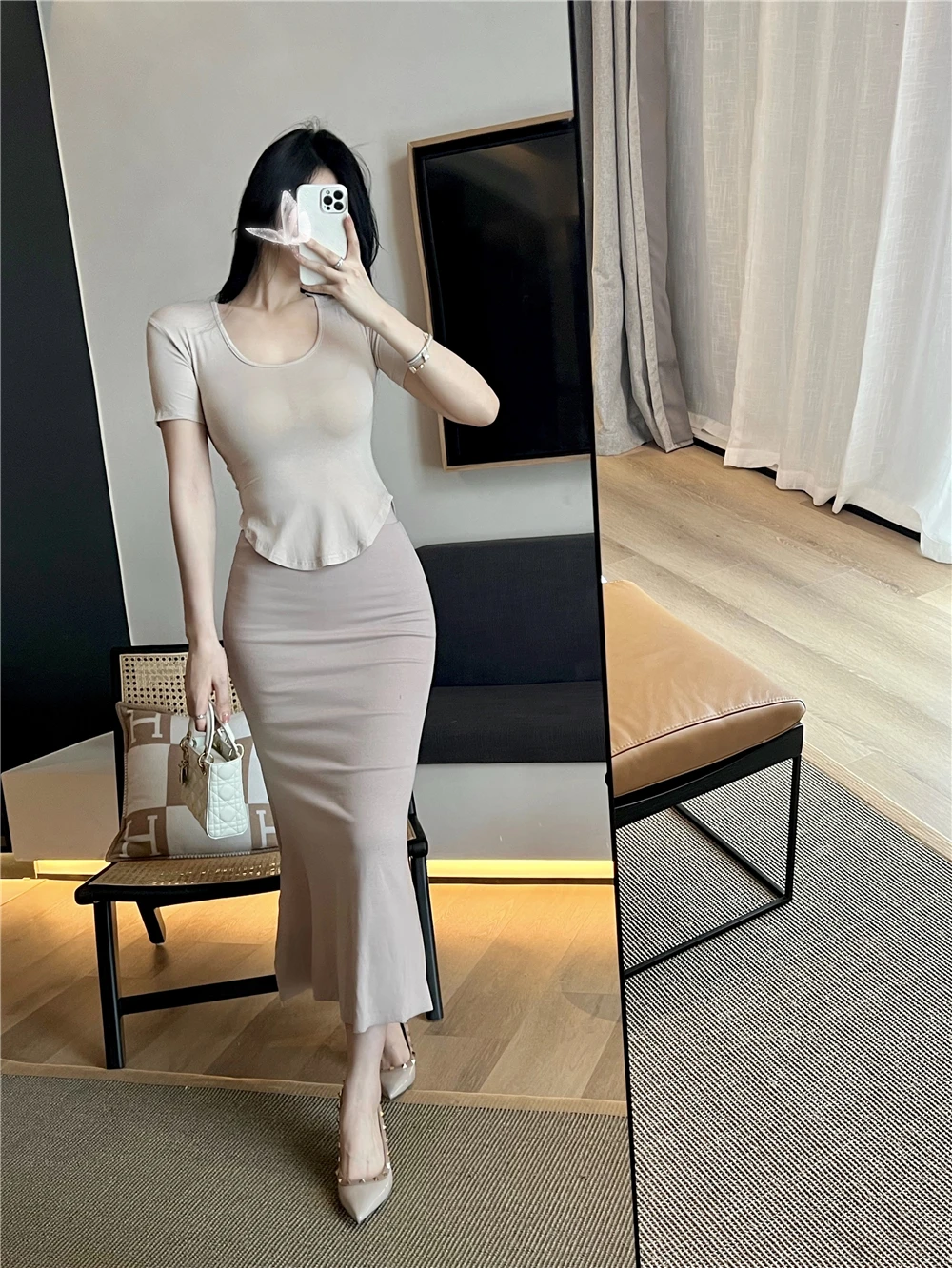 

Новая летняя женская юбка макси с высокой талией, однотонная, подчеркивающая бедра, для создания красивого силуэта