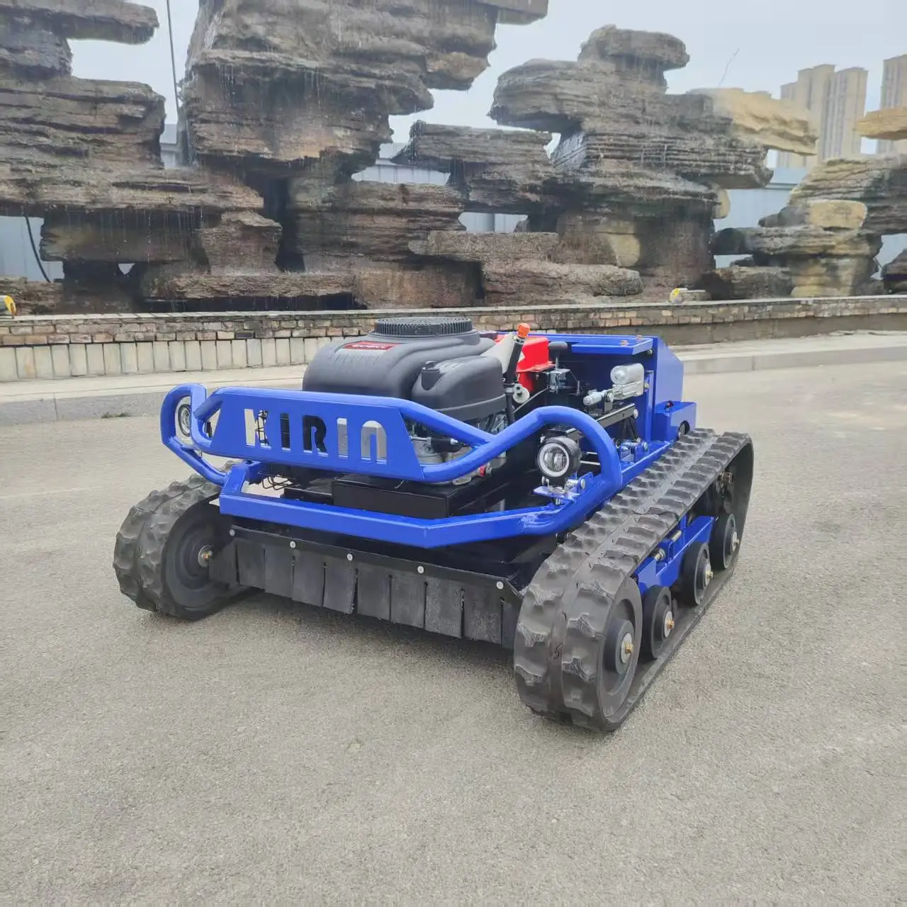 

now Shovel Multifunctional Mini Grass Blade Robot Lawn Mower Customizable Tracked Remote-Controlled Lawn Mower With