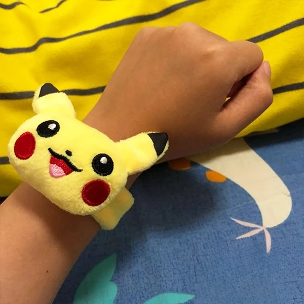 Süßes Pokemon Anime Plüsch Klatschen Armband Actionfiguren Kreatives lustiges Stofftier Kawaii Pikachu Squirtle Armband Geburtstagsgeschenk – Detail 3