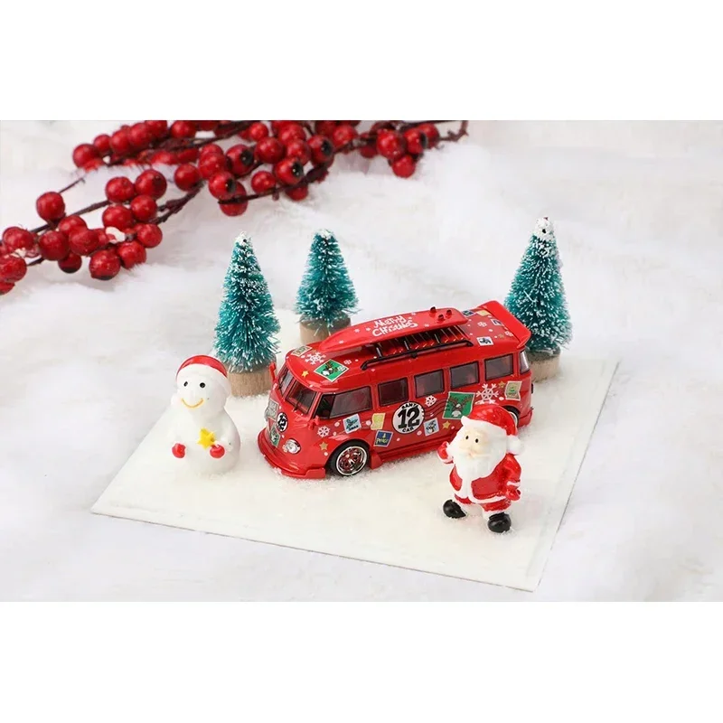 

Liberty 1:64 Model Car T1 Bus Wide Body X'mas W/Trees,Doll & Snowman and Acrylic box