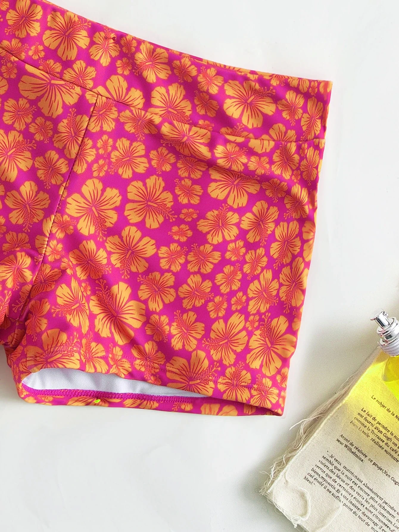 

Комплект бикини с цветочным принтом и треугольными чашечками, с накидкой-топом