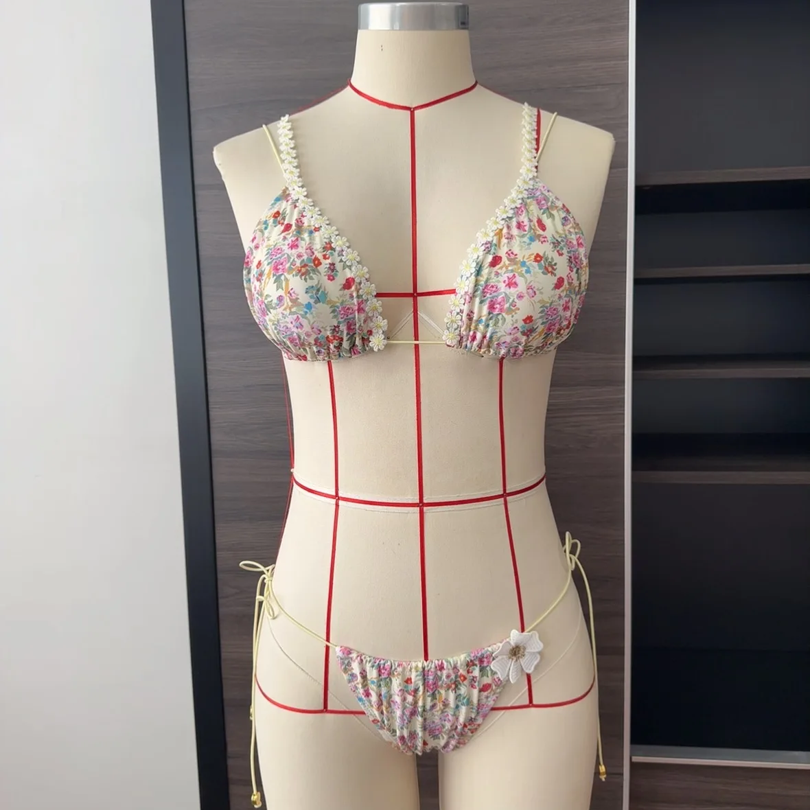 

2026 New Floral Sexy Bikini Flower Cross-border Elastic Rope Split Women's Swimsuit Women Bikini Swimsuit Swimming Suit Women