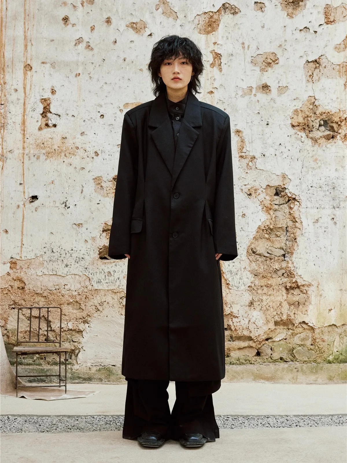 Sunyvonne Oversize Long Trench Coat Design Fashionable Pleated Wide Shoulder Suit Women's Premium Feel Unique Style Jacket