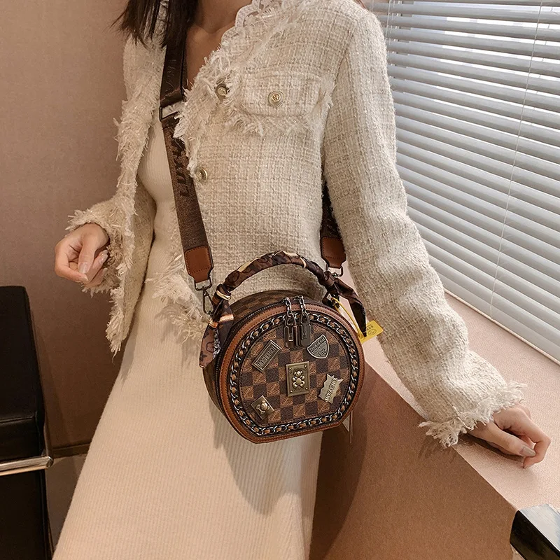 High-End Handbags Round Bag For Women Casual Luxury Fashon Personality Crossbody Bag Badage Bear Pattern Shoulder Messenger Bag