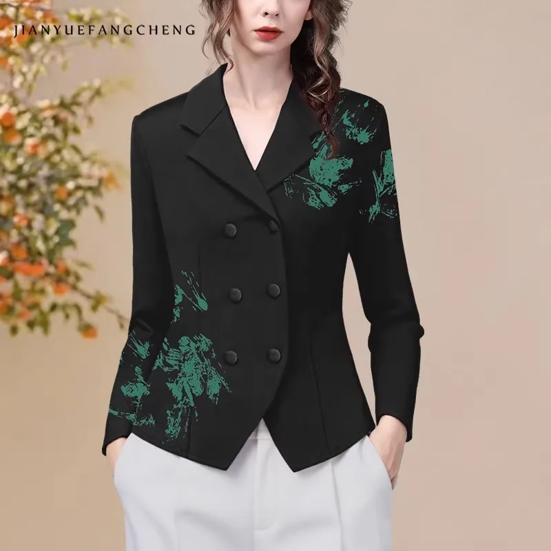 

Элегантный женский черный блейзер с двубортным зеленым принтом и вырезанными лацканами для офиса 2026