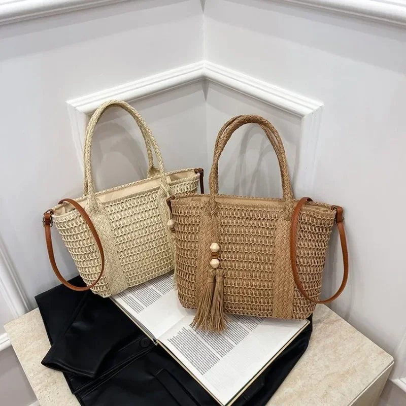 

2025 Trendy Straw Bag Women's Woven Tassel Shoulder Purse Large Capacity Beach Tote for Travel & Shopping Essentials