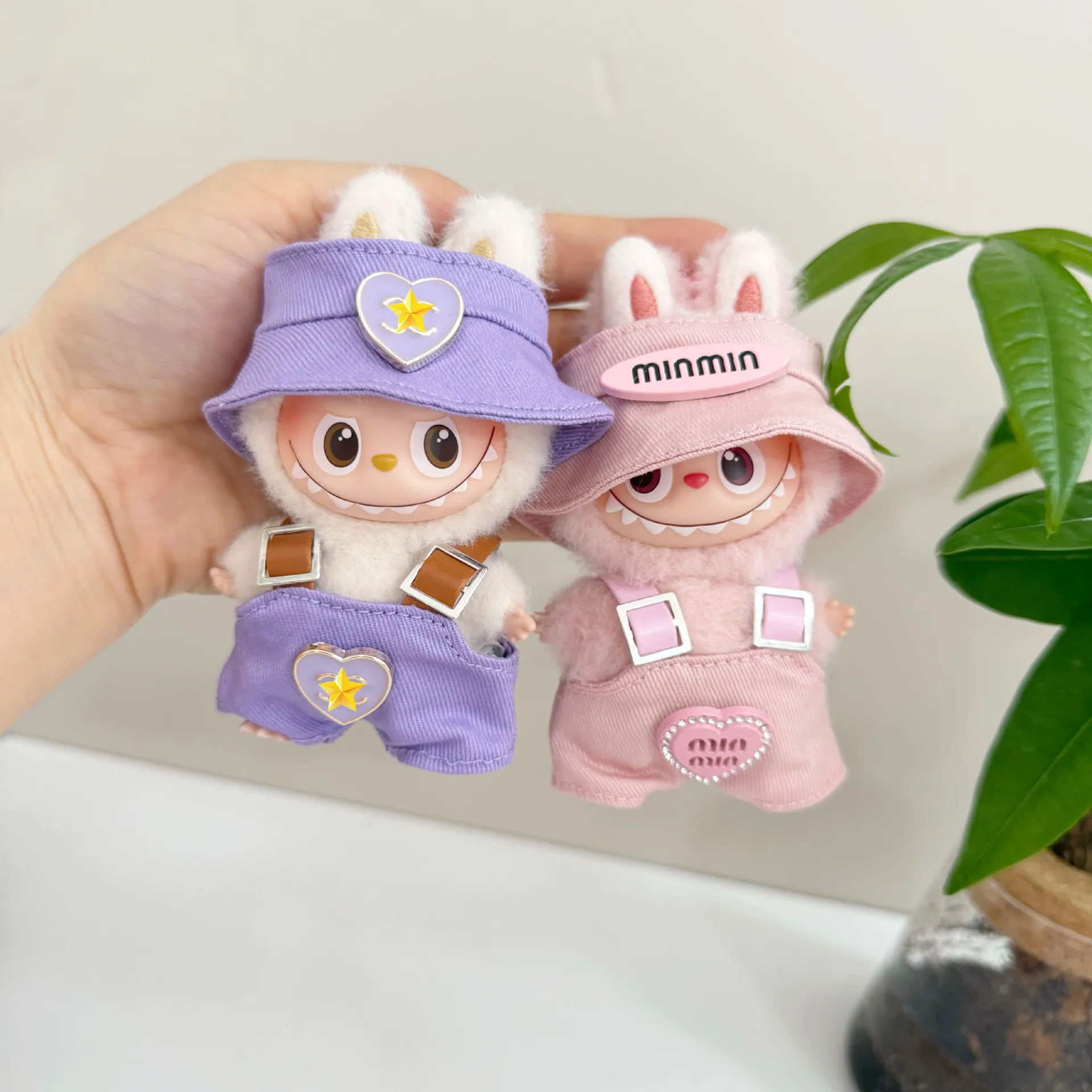 Mini-Labubu-Kleidung der 4. Generation, Mini-Version, Labubu-Kleidung der vierten Generation, Herz-Passwort, Lederhose