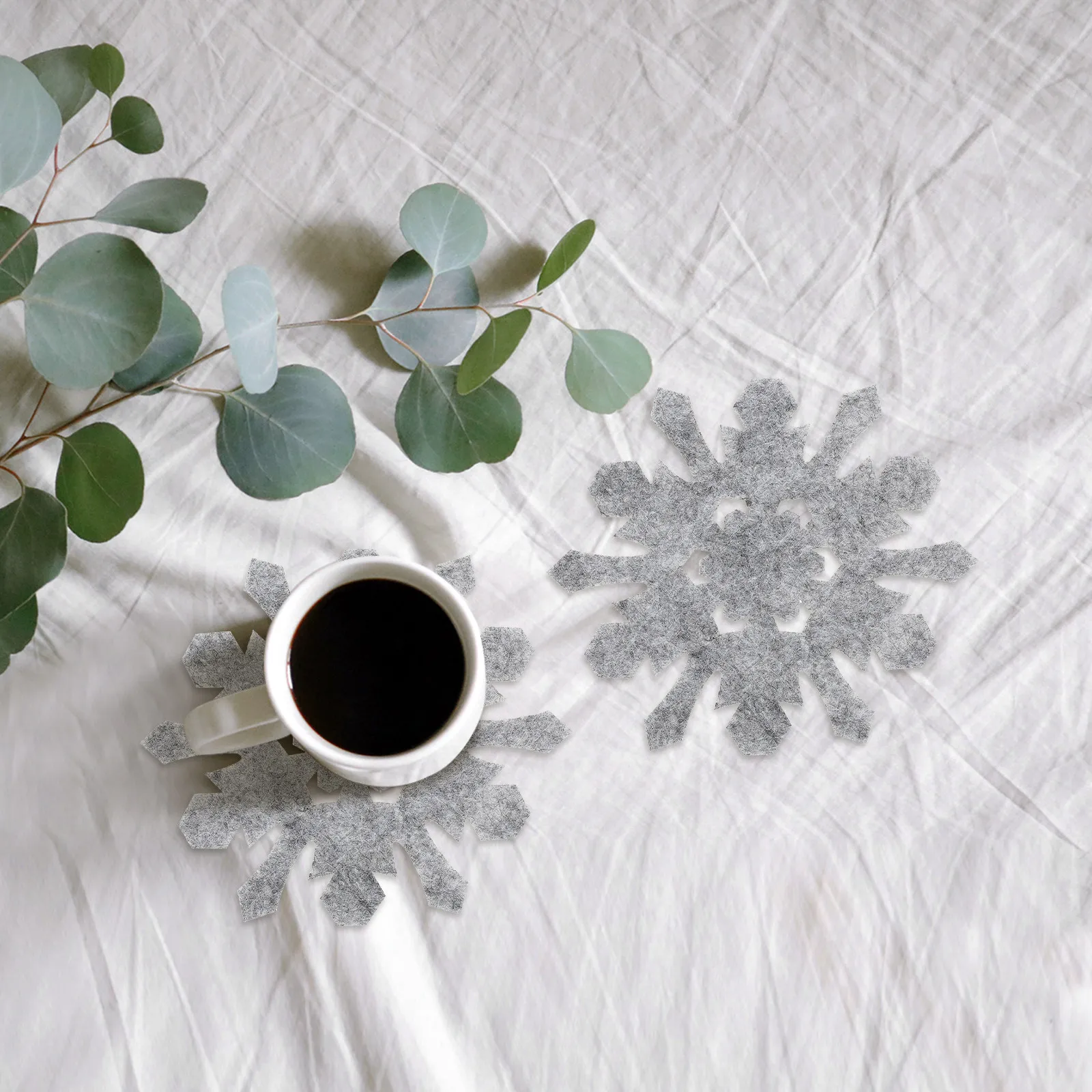 8Pcs Christmas Snowflake Felt Coasters Heat Resistant Cup Mats Party Supplies Table Protector Christmas Felt Coasters