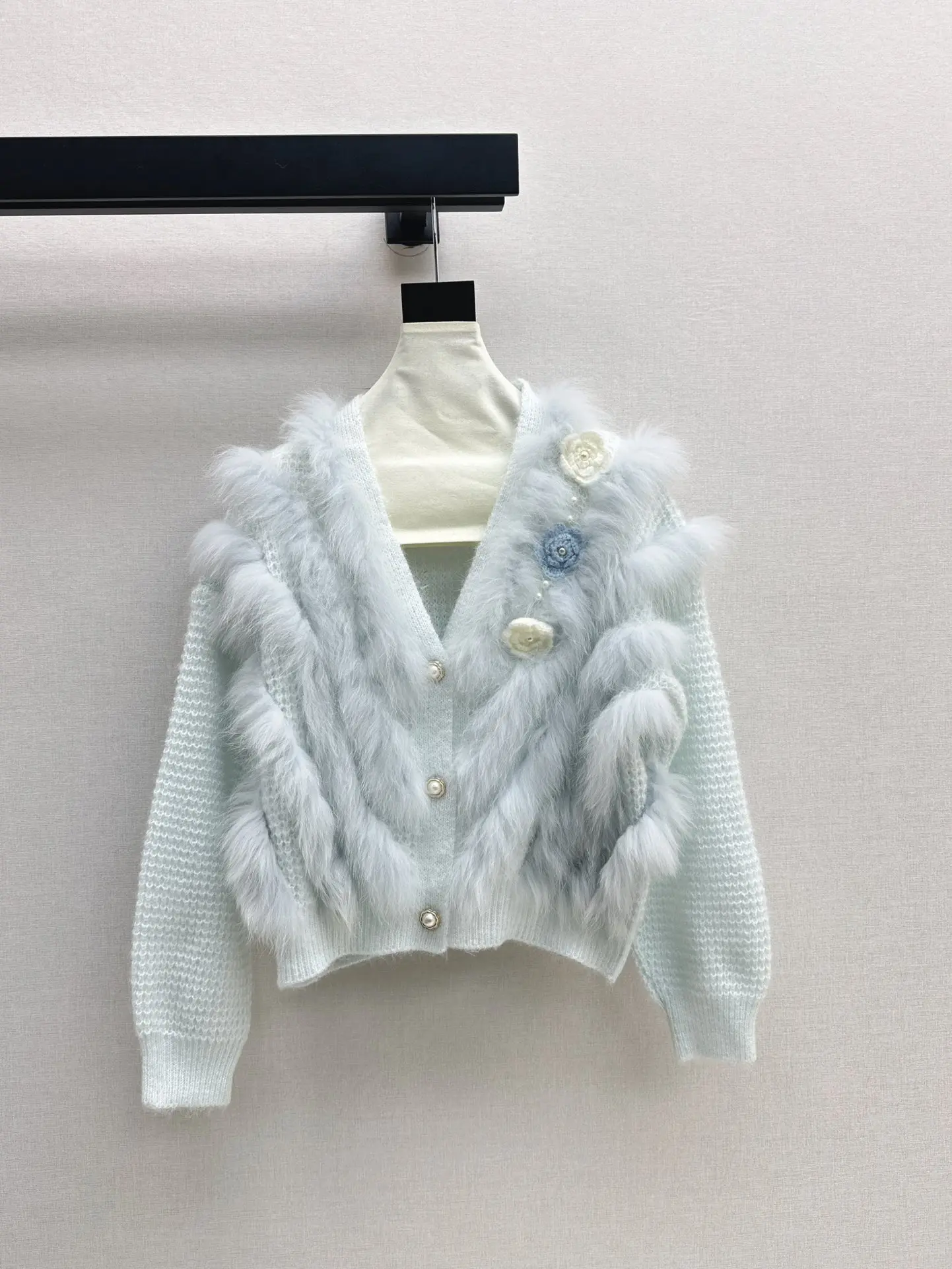 2025 Winter New Women's Clothing Pearl decorated fox fur pullover sweater 1223