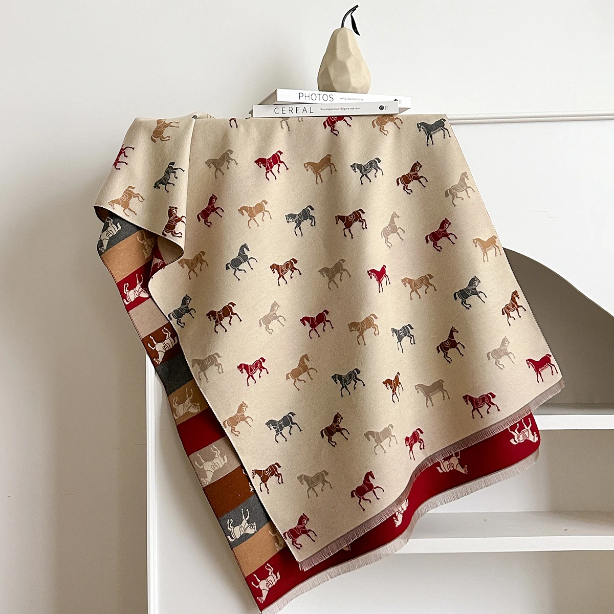 Latest Design Elegance Horse Print Scarve Pashmina Soft Warm Fringe Pashmina Shawl Winter Coldproof Windproof Blanket Scraf