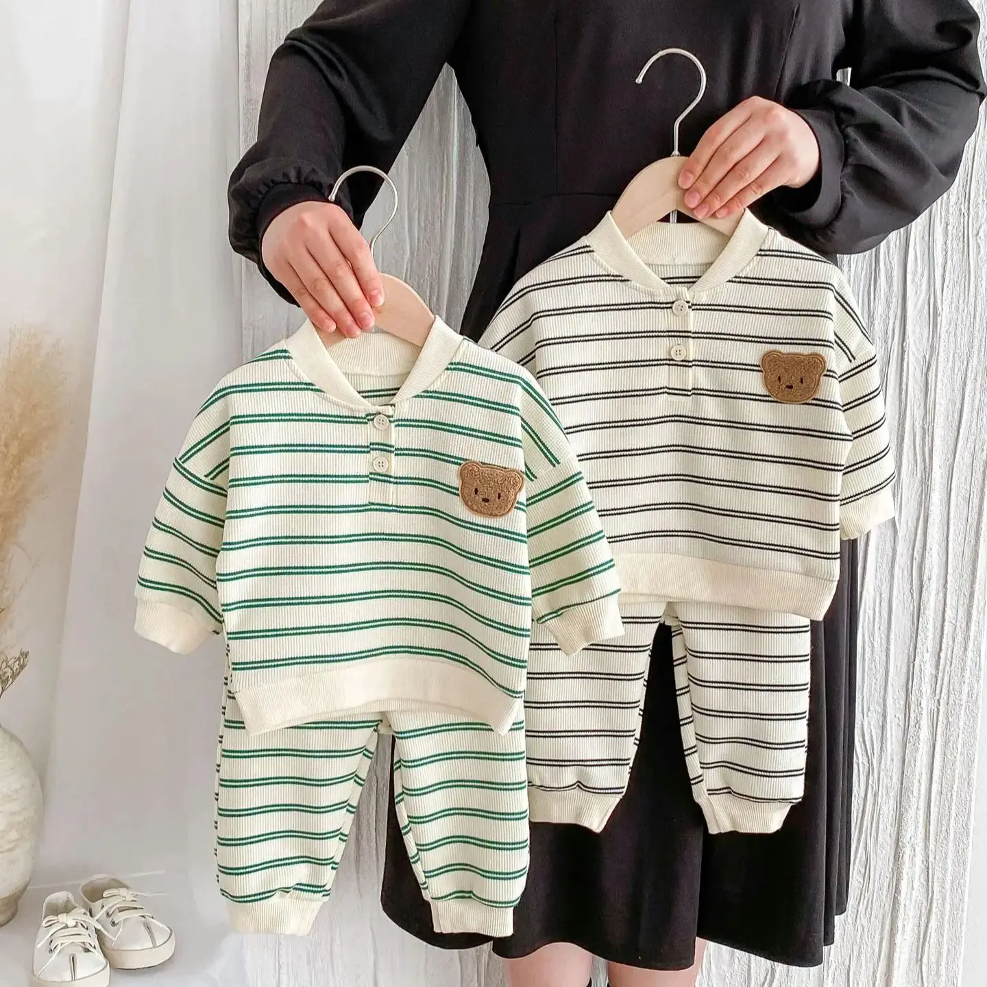 

2024 Autumn Toddler Sweatshirt Set Baby Boys Girls Long Sleeve Set Striped Hoodie+Sweatpants 2Pcs 0-4Y Kids Tracksuit Outfits