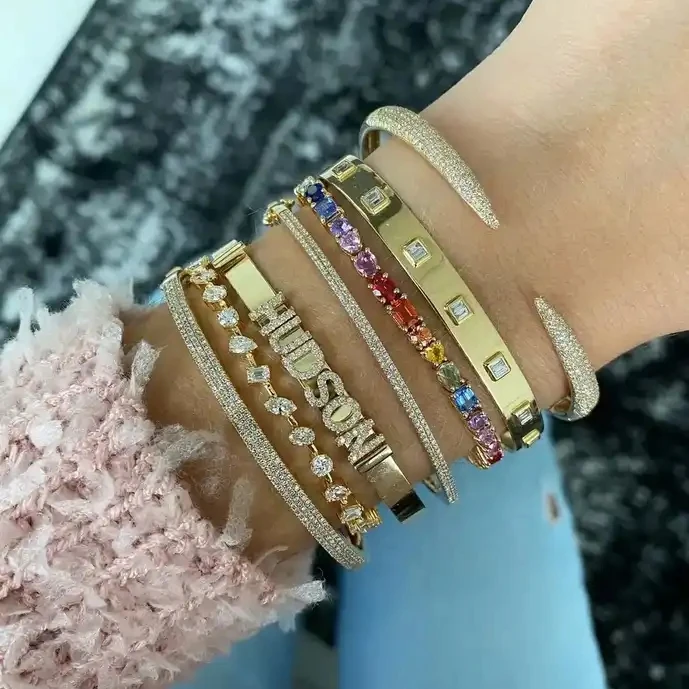 Pulsera de Color dorado con incrustaciones de circonia cúbica para mujer, joyería de moda, brazalete clásico, Simple, abierto, tamaño ajustado,
