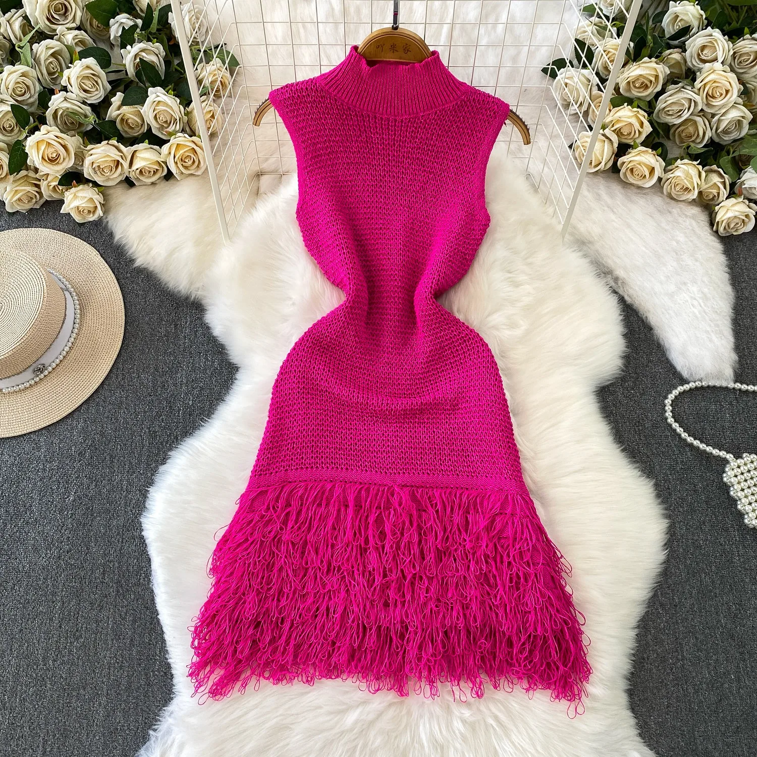 

Женское платье YuooMuoo 2026: Новое летнее модное мини-платье Y2K без рукавов в стиле «Дофамин», роскошное облегающее платье-бодикон с воротником-стойкой и бахромой для вечеринок