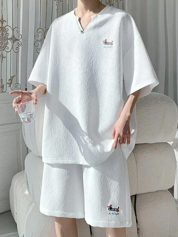 

Ice Silk Embroidered T-irt orts Set Men's V-Ne ort Sve Summer Casual Sportswear Two-Piece Suit CleanFit Simple Sle