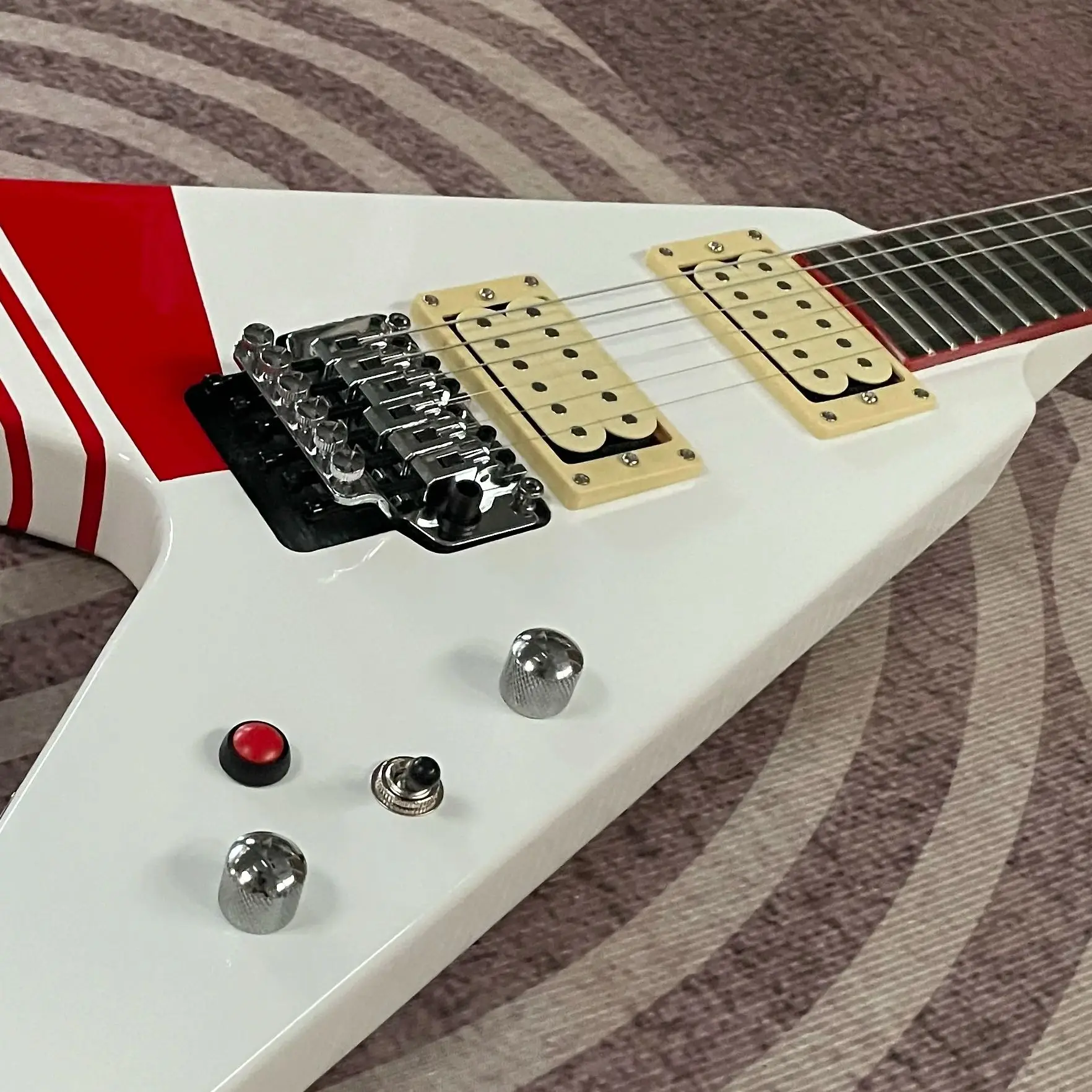 

White V Electric Guitar Red line Body HH Pickup Custom jackn 6String w/Floyd Fast Ship