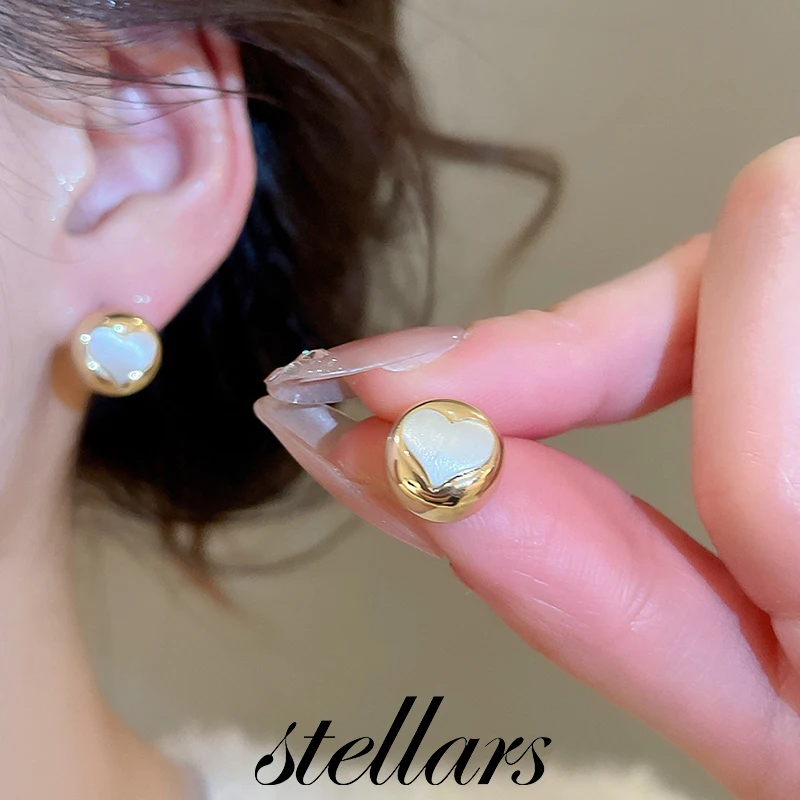 

Casual Minimalist Silver Needle Metal Heart Studs Fashion Daily Commute Versatile Design Niche Earrings For Women