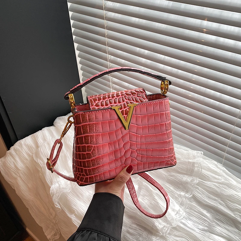 

Стильная женская сумка через плечо из натуральной кожи от известного люксового бренда, популярный классический элегантный дизайн