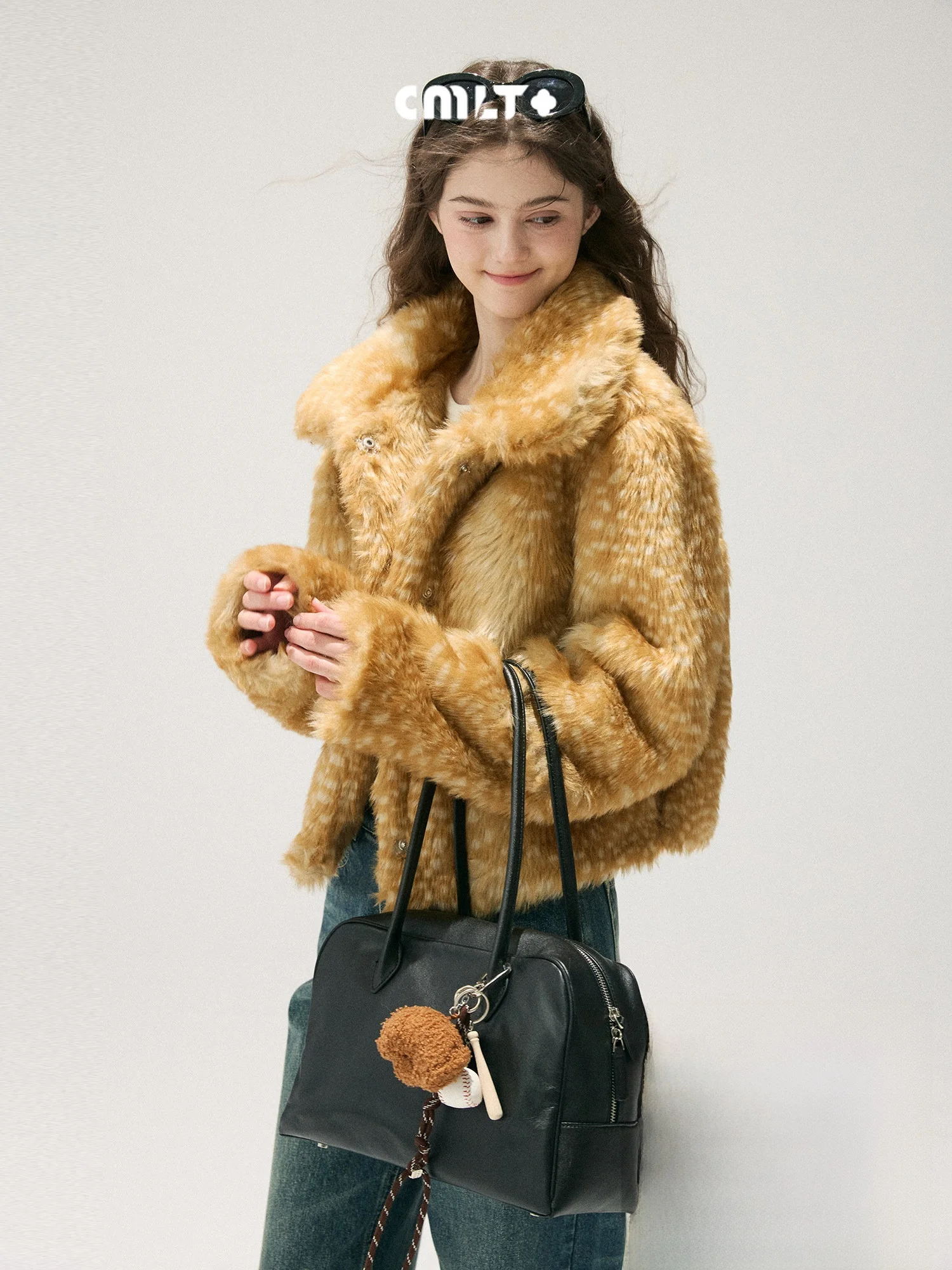 

Warm Plush Short Coat American Style Deer Spot Pattern Integrated Fur Short Outerwear for Young Women Casual Daily Wear