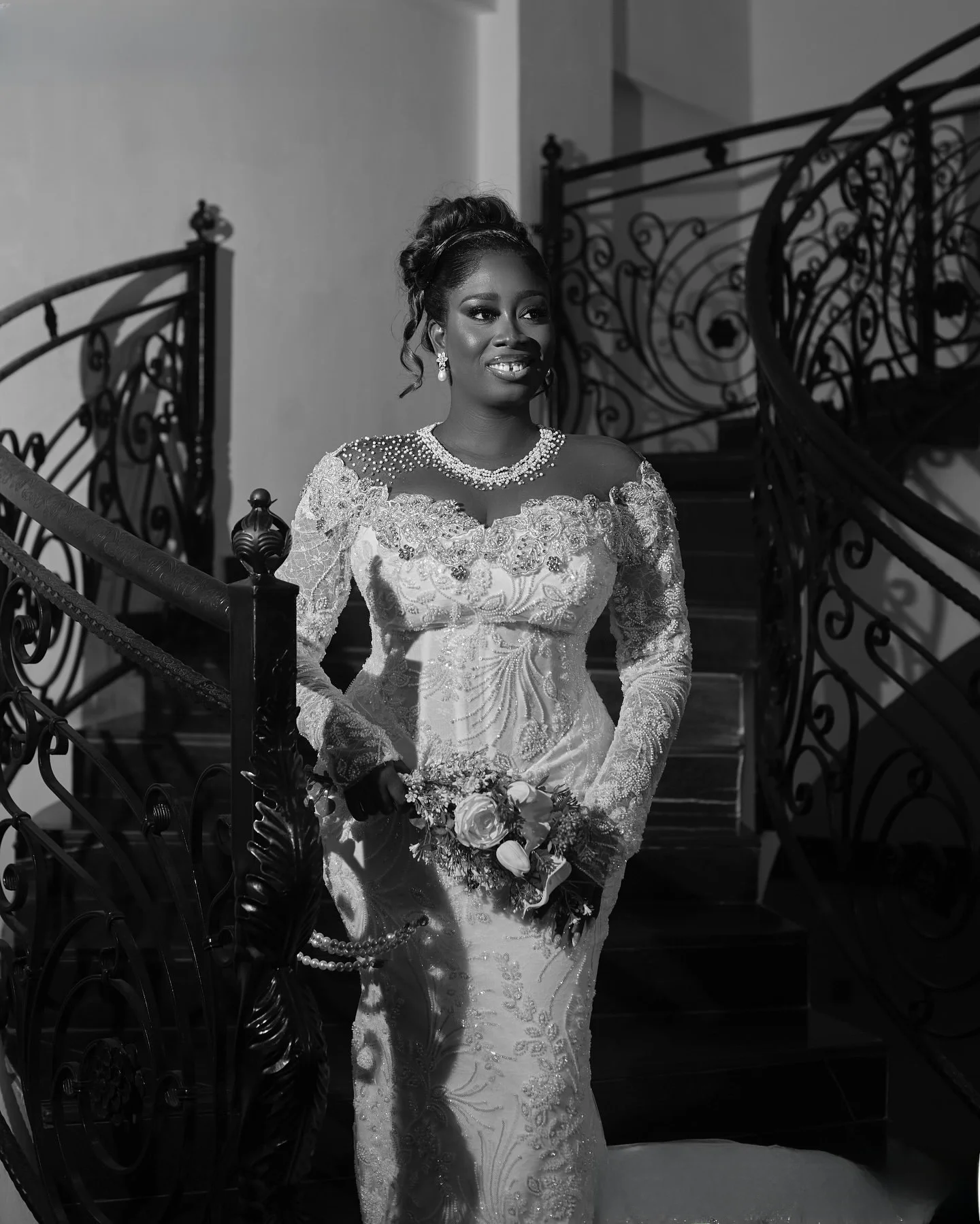 Robe De mariée africaine personnalisée avec perles scintillantes et cristaux, avec jupe amovible, manches longues