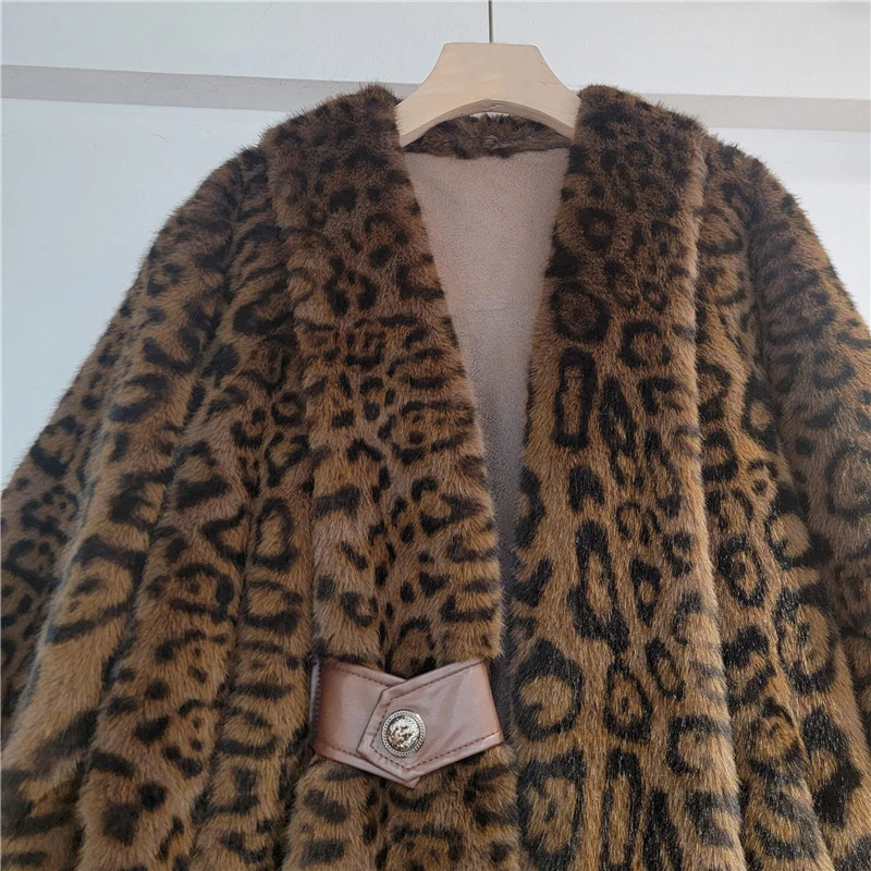 DEAT Women\'s Coat Faux Fur V-neck Luxury Long Sleeve Leopard Pattern Imitation Mink Fur Jackets 2024 Winter New Fashion 29L8486